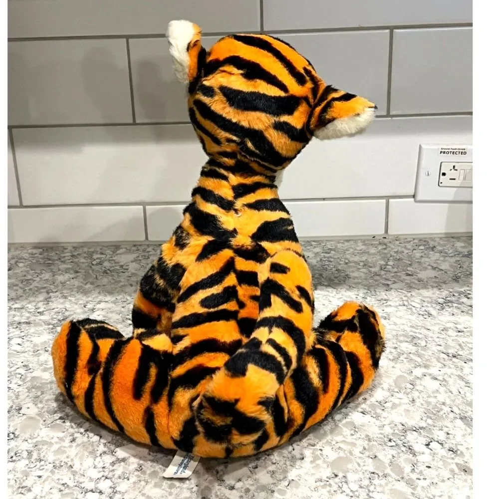 Tigger Stuffed Animal Plush Sitting Disneyland Winnie the Pooh Toy 14